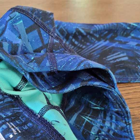 Old Navy Go Dry Active Compression Blue Palm Cropped Leggings Size Women Medium - Picture 9 of 11